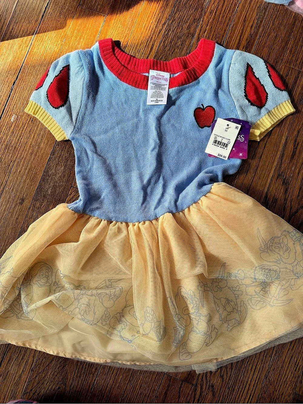 Girls Snow White and the Seven Dwarfs Dress. NWT